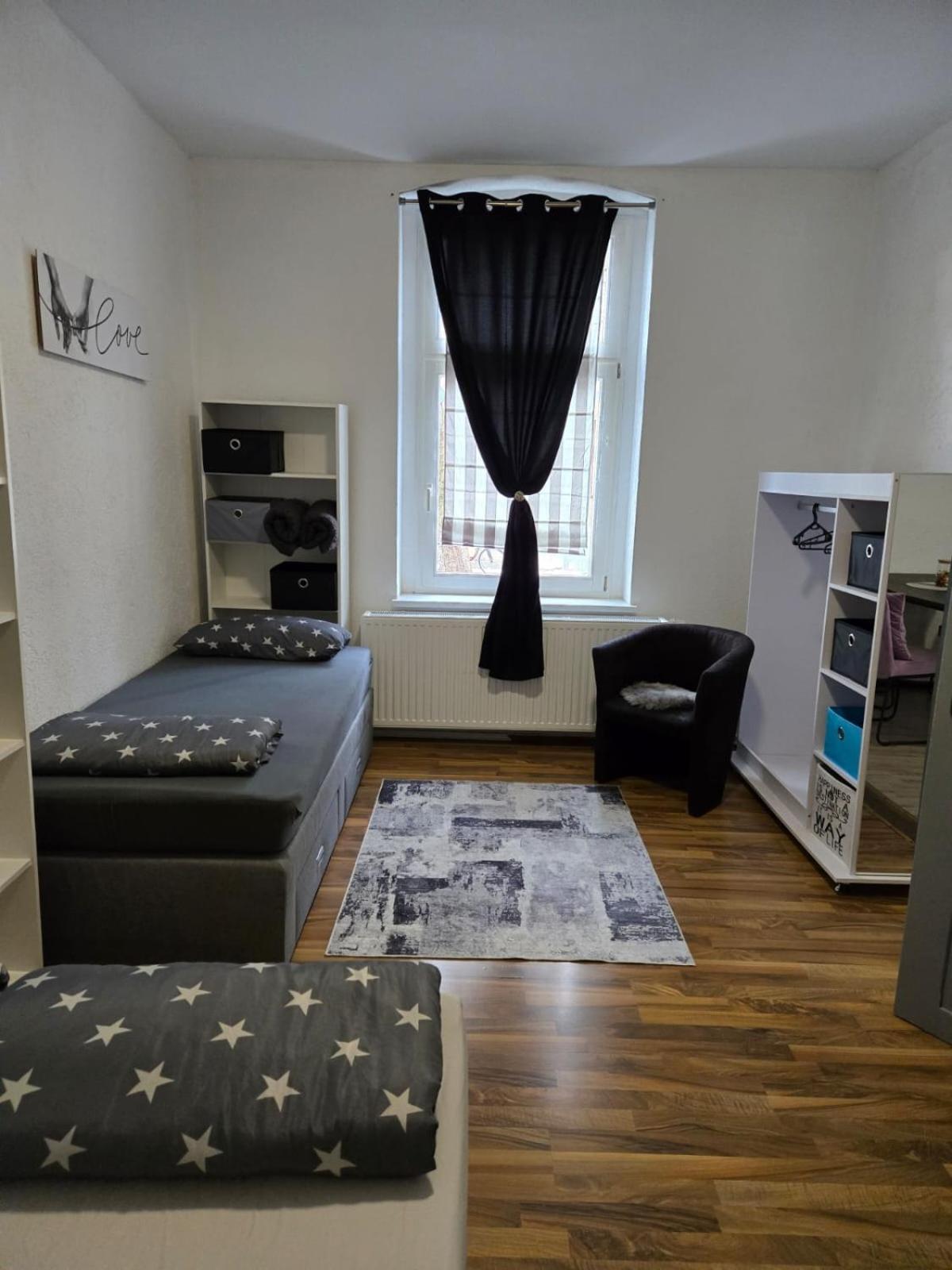 Ferienwohnung Am Bahnhof 베른부르크 외부 사진
