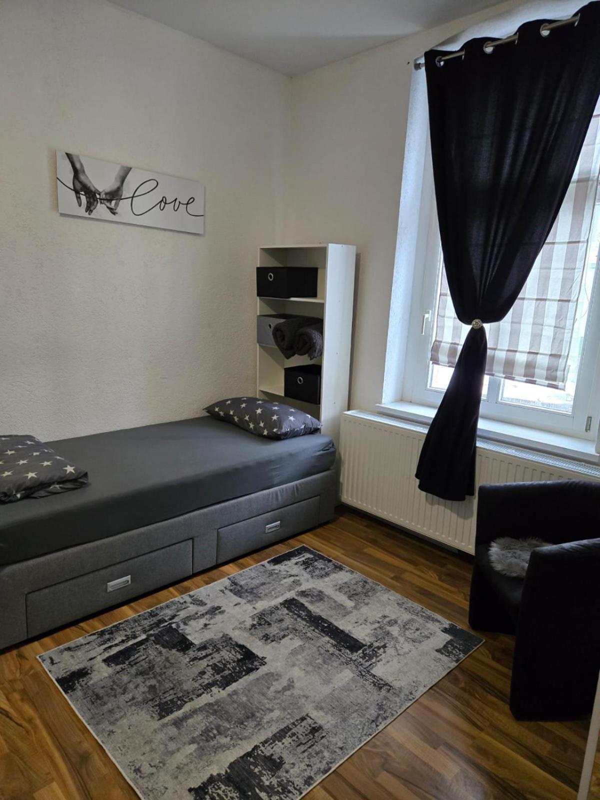 Ferienwohnung Am Bahnhof 베른부르크 외부 사진