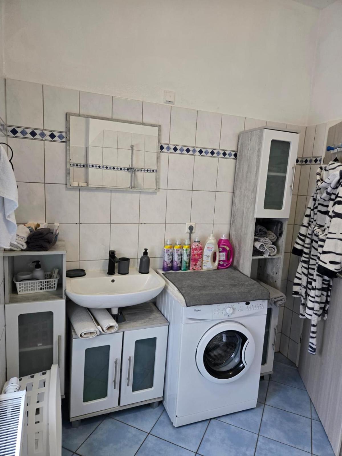 Ferienwohnung Am Bahnhof 베른부르크 외부 사진